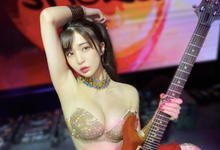 AV救世主「高桥圣子」跨足音乐界!吉他技术不输床上表现,连美国媒体都称赞!-沐风文化